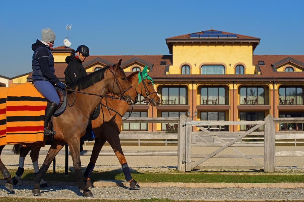 Agriturismo Il Boschetto Ornago ภายนอก รูปภาพ